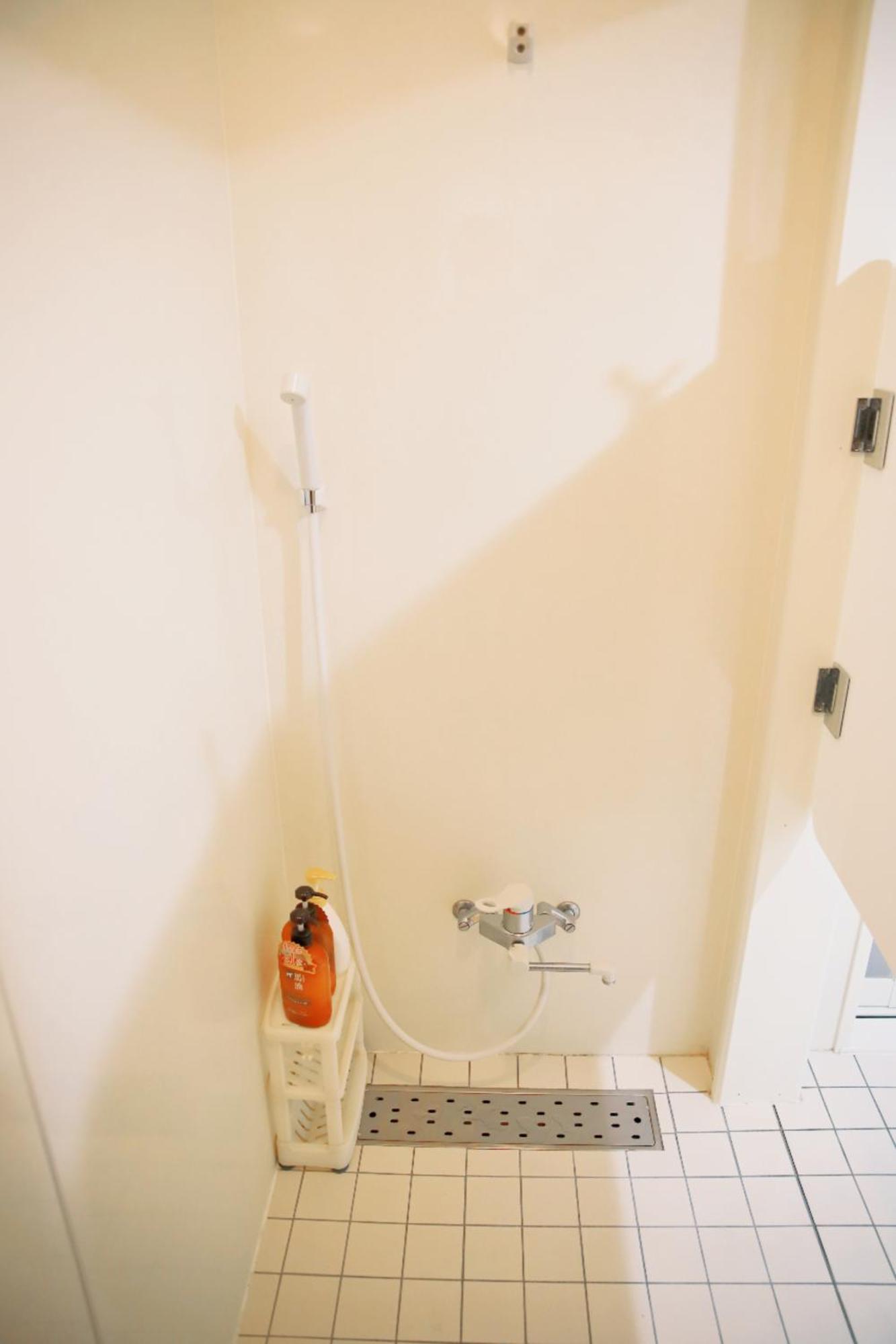 Guesthouse Atelier Ten 民泊アトリエ天 Osaka Exterior foto